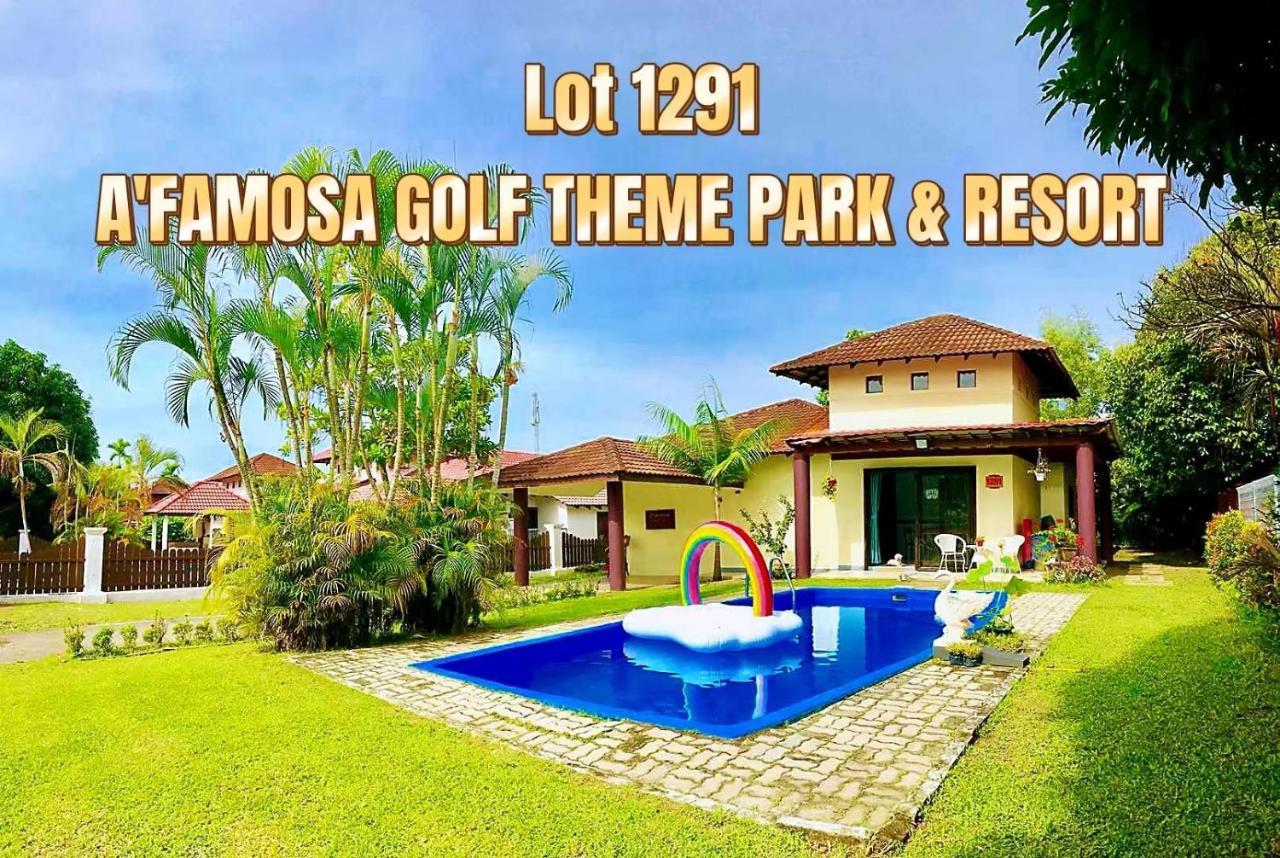 Melaka Afamosa Resort D'Amour: Private Villa with Garden View and Theater Exterior photo